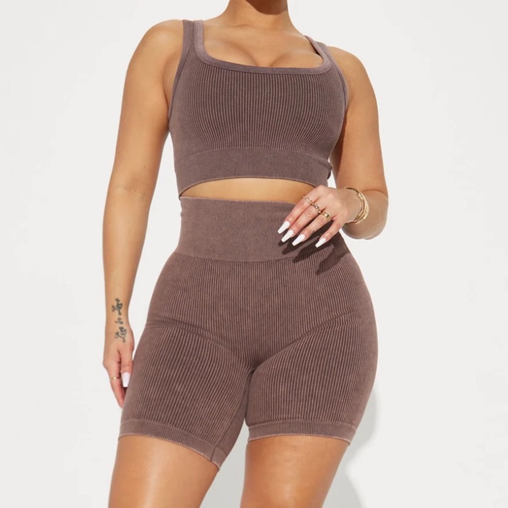 Fashion Nova Brown Bike Shorts Seamless Design